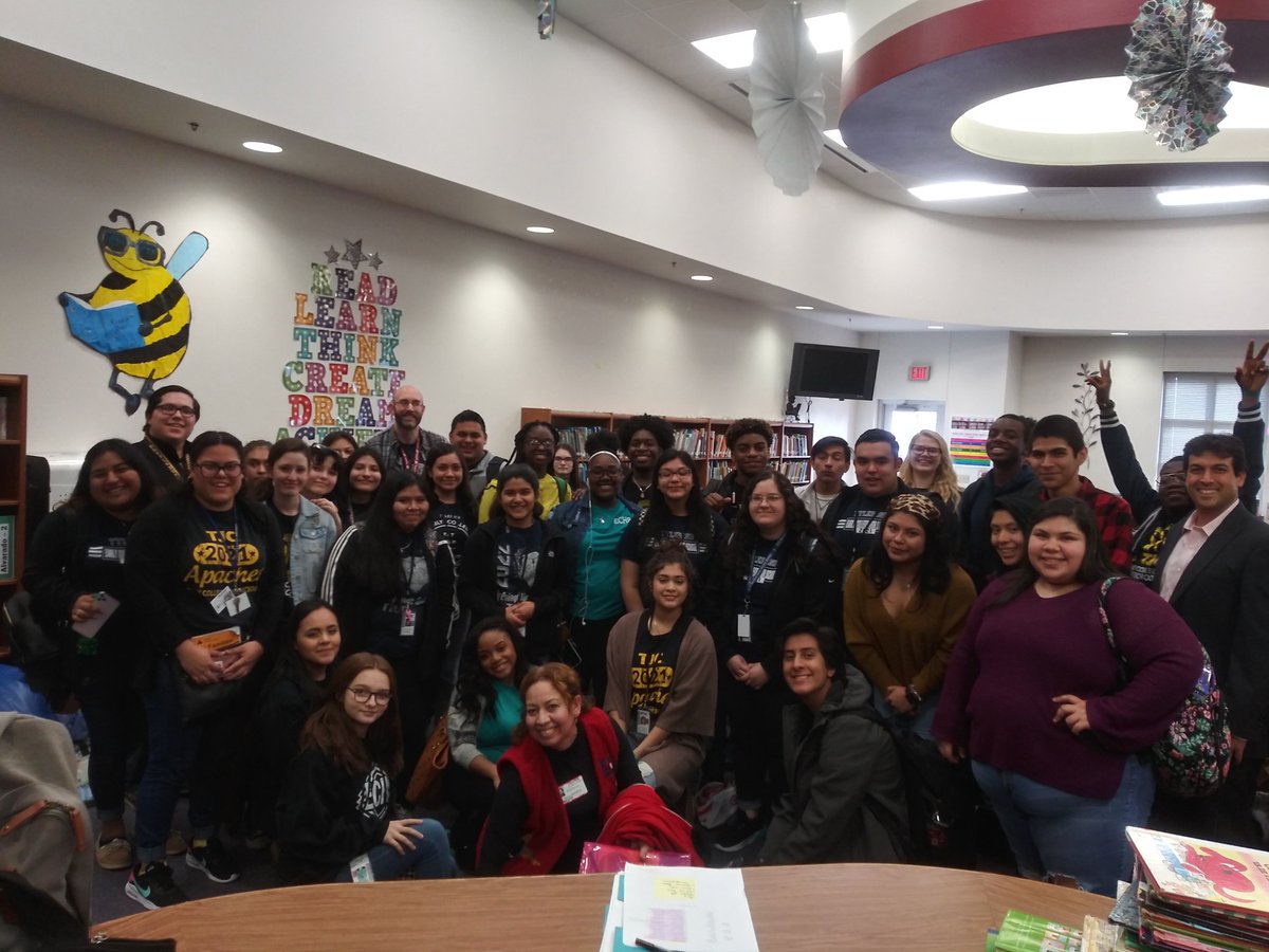 UAlvarez's tweet image. Thank you @JATylerTx @echstylerisd @TylerJrCollege for teaching financial skills to our @bonnertylerisd Bees! @tylerisd #FW2