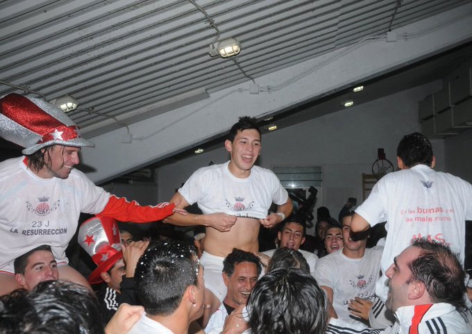 xeneize3deabril's tweet photo. Como olvidar cuando los que dicen que estamos muertos tuvieron su resurrección despues de descender de local y quemar su cancha 🤣🤣🤣 https://t.co/GjTFetUApd