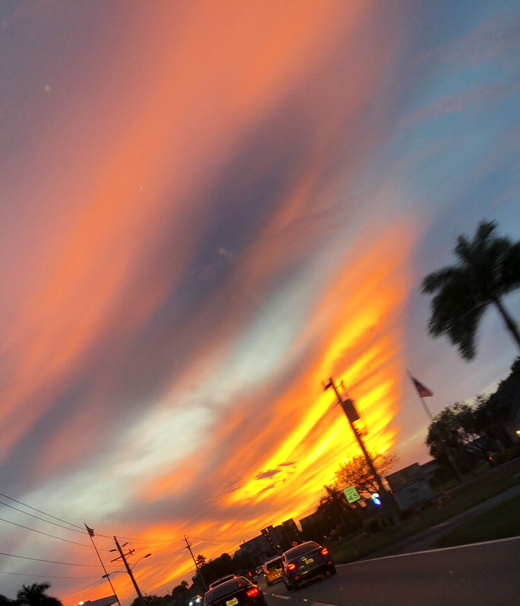 missgilbert23's tweet photo. Perfect way to end the week 🌅@MattDevittWINK https://t.co/Qq7qRlCWed