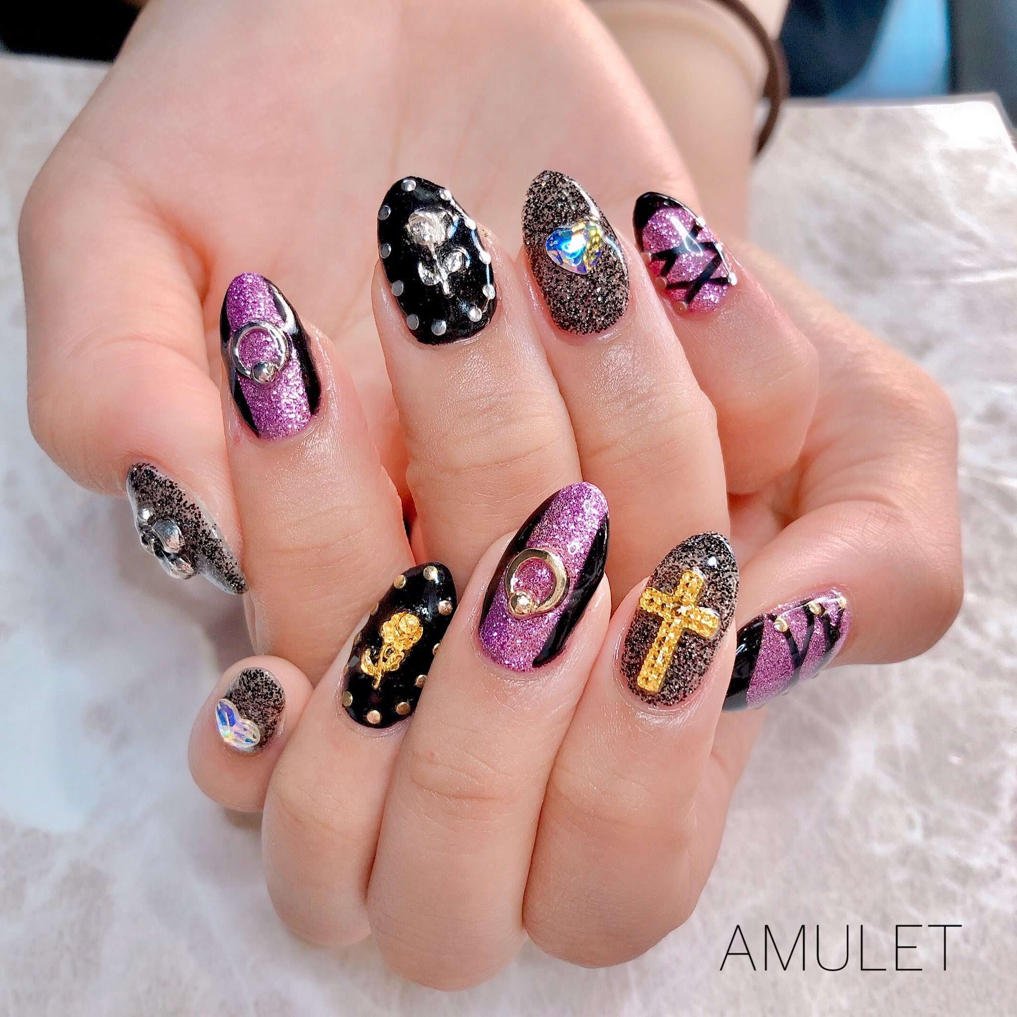ネイルサロン アミュレット オーダーがメンヘラっぽくでした 結果スタッフがやりたいデザイン詰め込んだ感じになりました ありがとうございます 笑 そしてキラキラは忘れない アミュレット 岡山ネイルサロン ジェルネイル メンヘラネイル
