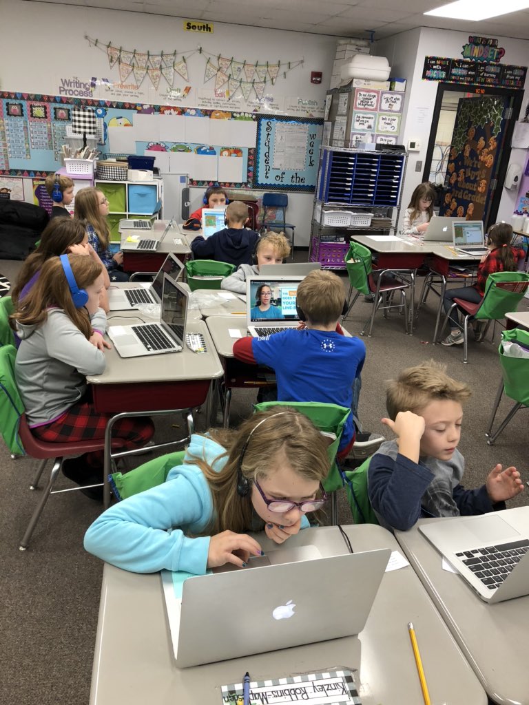KaiserAudra's tweet photo. We participated in the Hour of Code! #HourOfCode https://t.co/qqI4IHvEgg