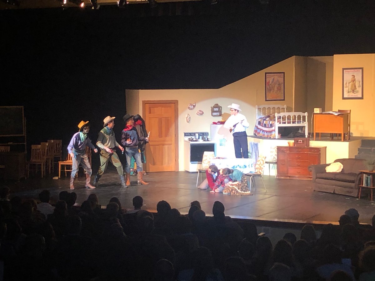 Night of fine dining plus the Christmas story = perfect way to celebrate the holidays 🎄#wearelakepark <a href="/LPDrama_Speech/">Lake Park Theatre</a>