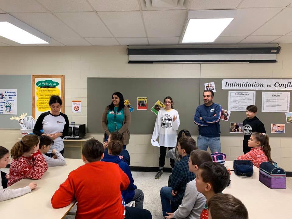 Nos futurs Rapides posent leurs questions à l’équipe de <a href="/ESCLeRelais/">ESC Le Relais</a> afin d’alléger la transition. Nos 6e année sont à la fois rassurés et enthousiastes. Merci Les Rapides!