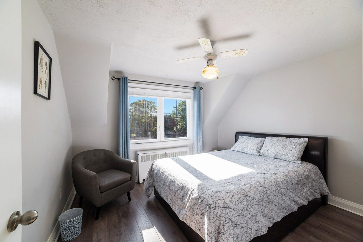 crossdim's tweet photo. 36 Glen Everest Rd, Toronto, ON⠀
Charming Detached Home In Birchcliffe With Newly Renovated Open Concept Kitchen, Newly Finished Bsmt With Separate Entrance.

https://t.co/xKOlzJnB7B
⠀ ⠀
Contact @bettercallamal at 416-721-0709 for more.
.⠀
.⠀
.⠀
.⠀
.⠀
.
.
#newhomebuyers https://t.co/QAaOZcbfjy
