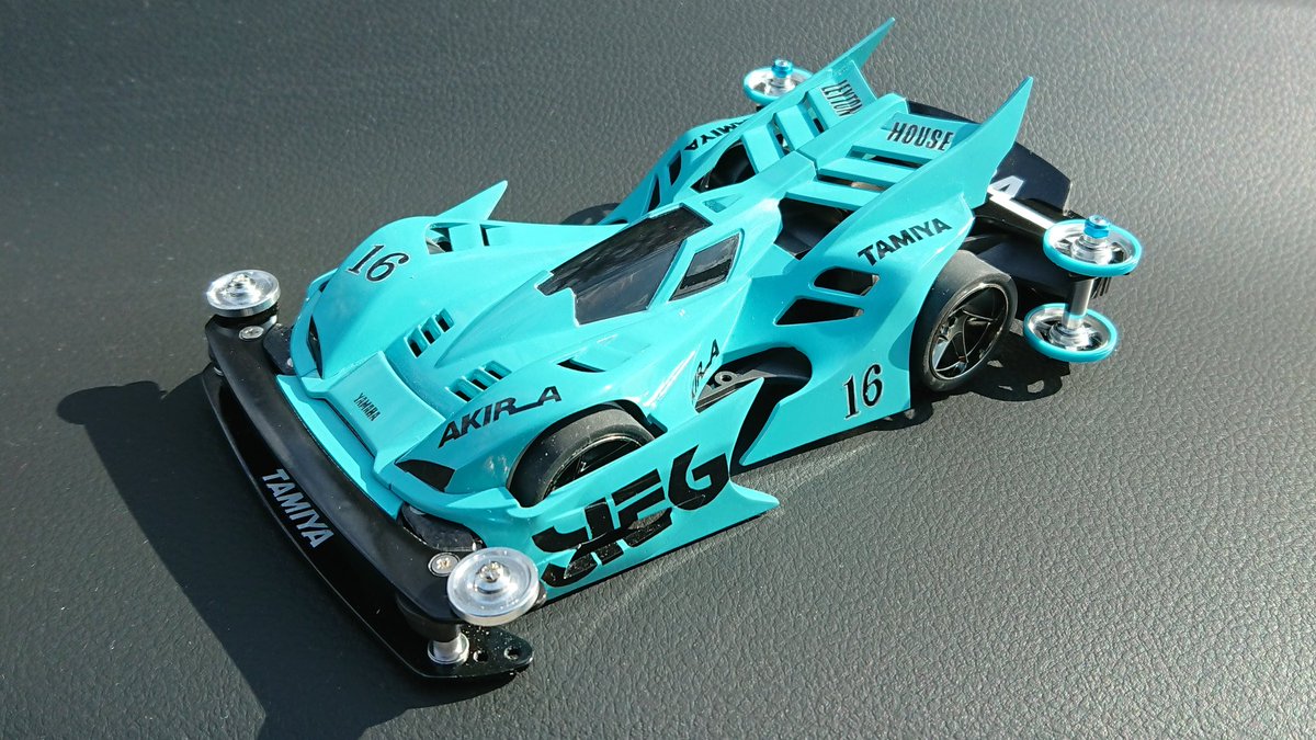 もっつん Tidalwave 年忘れミニ四駆コンデレ19 本日 車検の際に借りたアルトの車内で撮った相棒 ミニ四駆を置きたくなるダッシュボードです 笑 投稿済みのマシンですが ビークスパイダー Ver Akira ミニ四駆 Mini4wd 萩原光 T Co