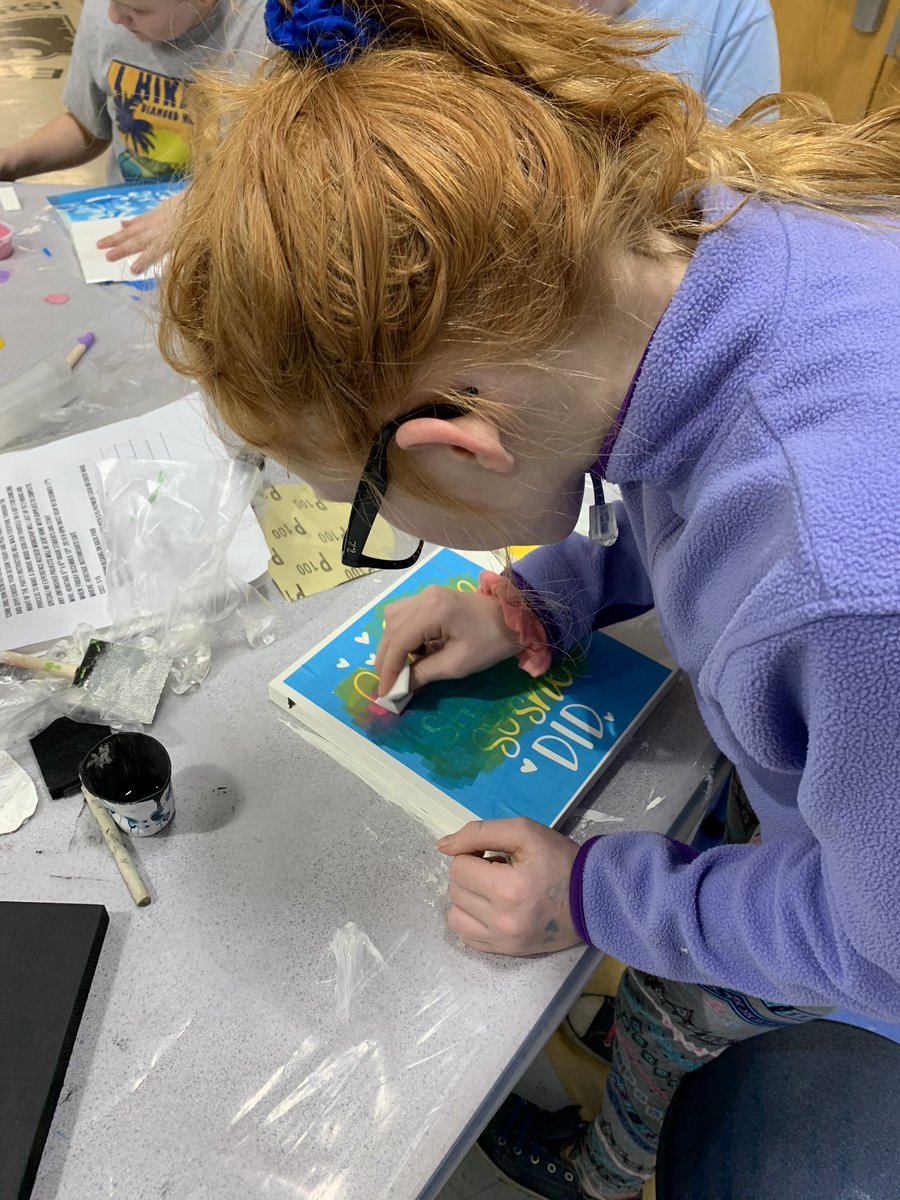 HeritageBears's tweet photo. The 5th & 6th grade PTA Pallet Paint Party was a success. We have some creative Bears at Heritage Intermediate. #wsdinfo #bigbearadventures https://t.co/m0GK8FJGr6