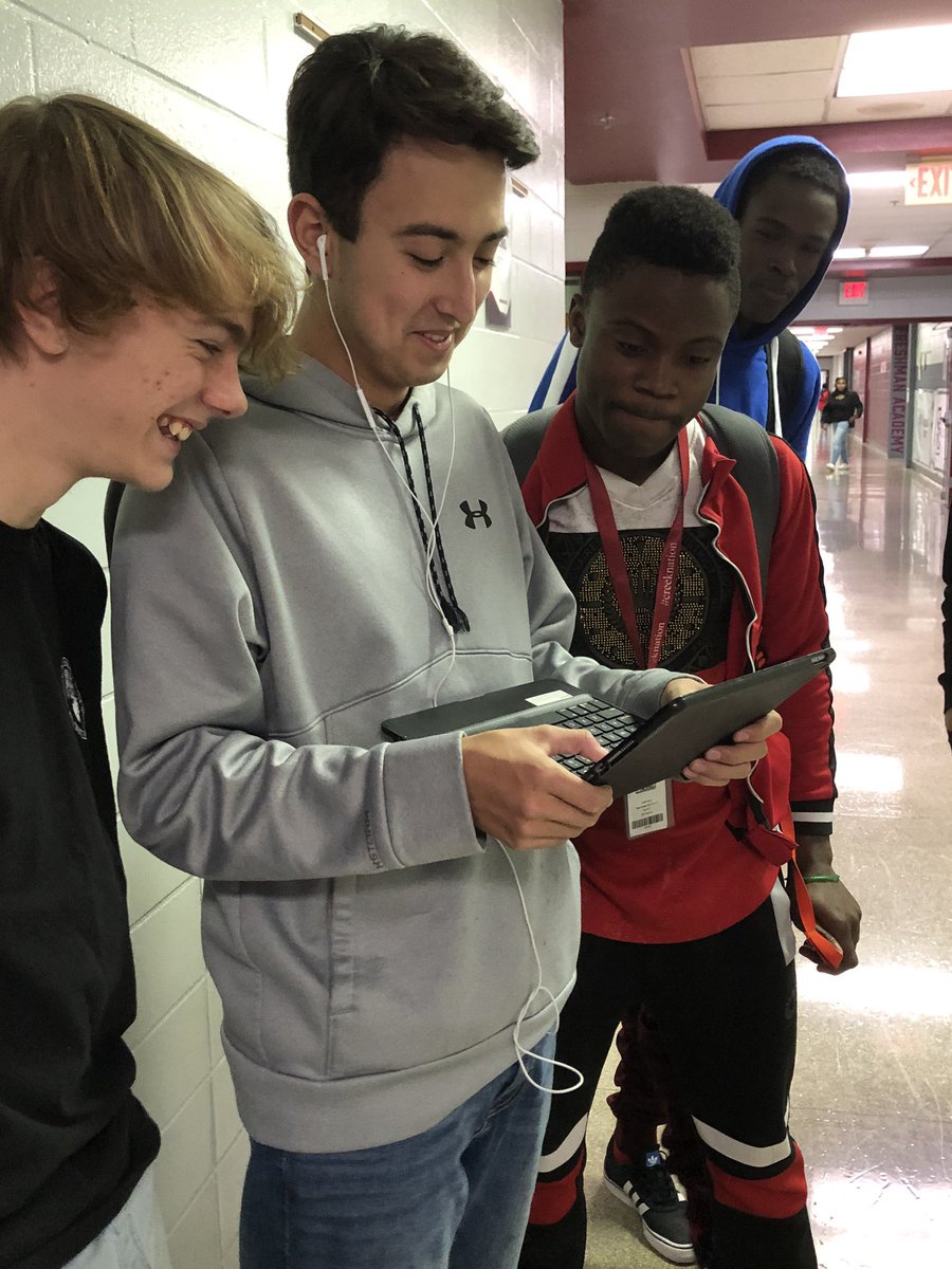 MzOutland's tweet image. Learning to code and maneuver a drone! #fcpshourofcode2019 #hourofcode2019 #ComputerScienceEducationWeek
