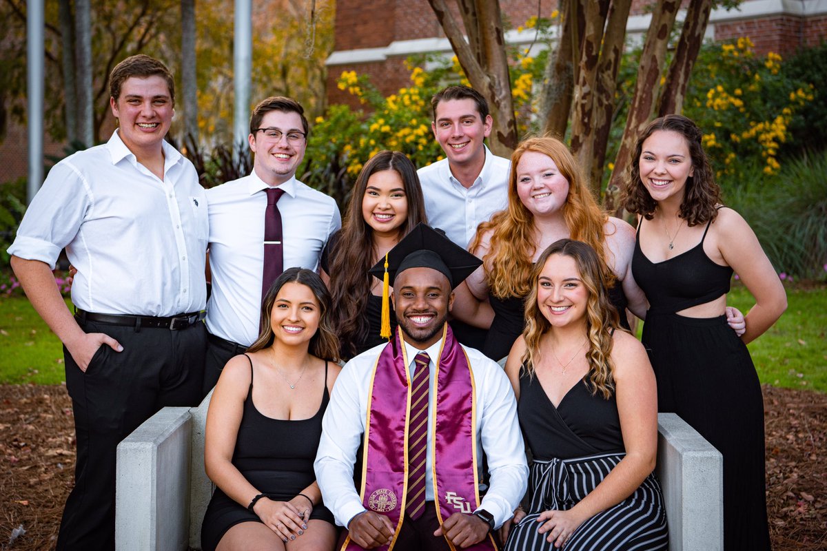 FSUHOMECOMING's tweet photo. Heart eyes for our Homecoming Alumni and FSU Alumni near and far ๐ To those walking across the stage tonight and this weekend, thank you for allowing us to be a part of your FSU experience. We cannot wait to see yโall come home in the following years! โค๏ธ๐ #FSUHC19 https://t.co/HE90ioK4LV