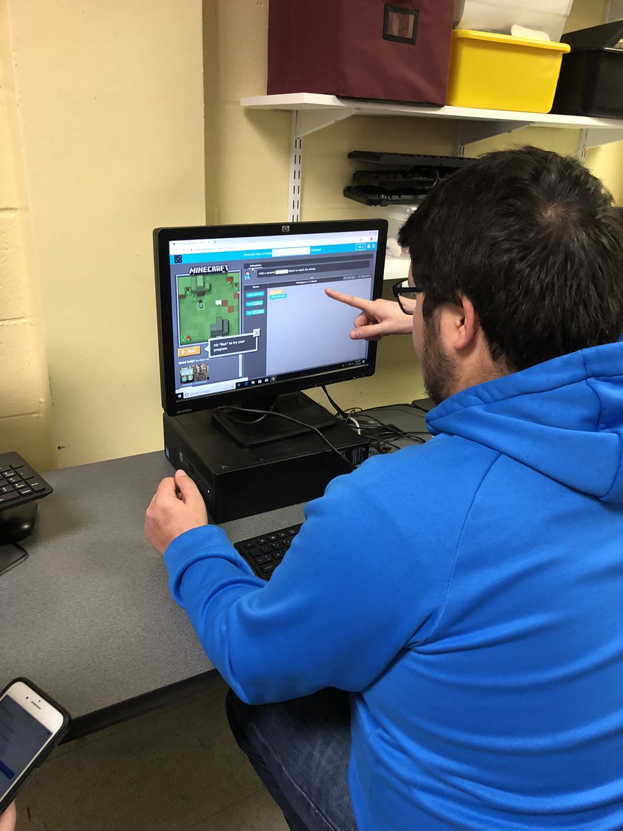 MzOutland's tweet image. Every student participating in Hour of Code for Computer Science Week. #fcpshourofcode2019 #hourofcode2019 #computerscience #computerscienceeducationweek