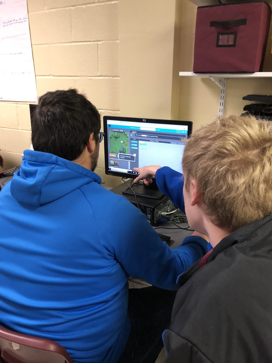 MzOutland's tweet image. Every student participating in Hour of Code for Computer Science Week. #fcpshourofcode2019 #hourofcode2019 #computerscience #computerscienceeducationweek