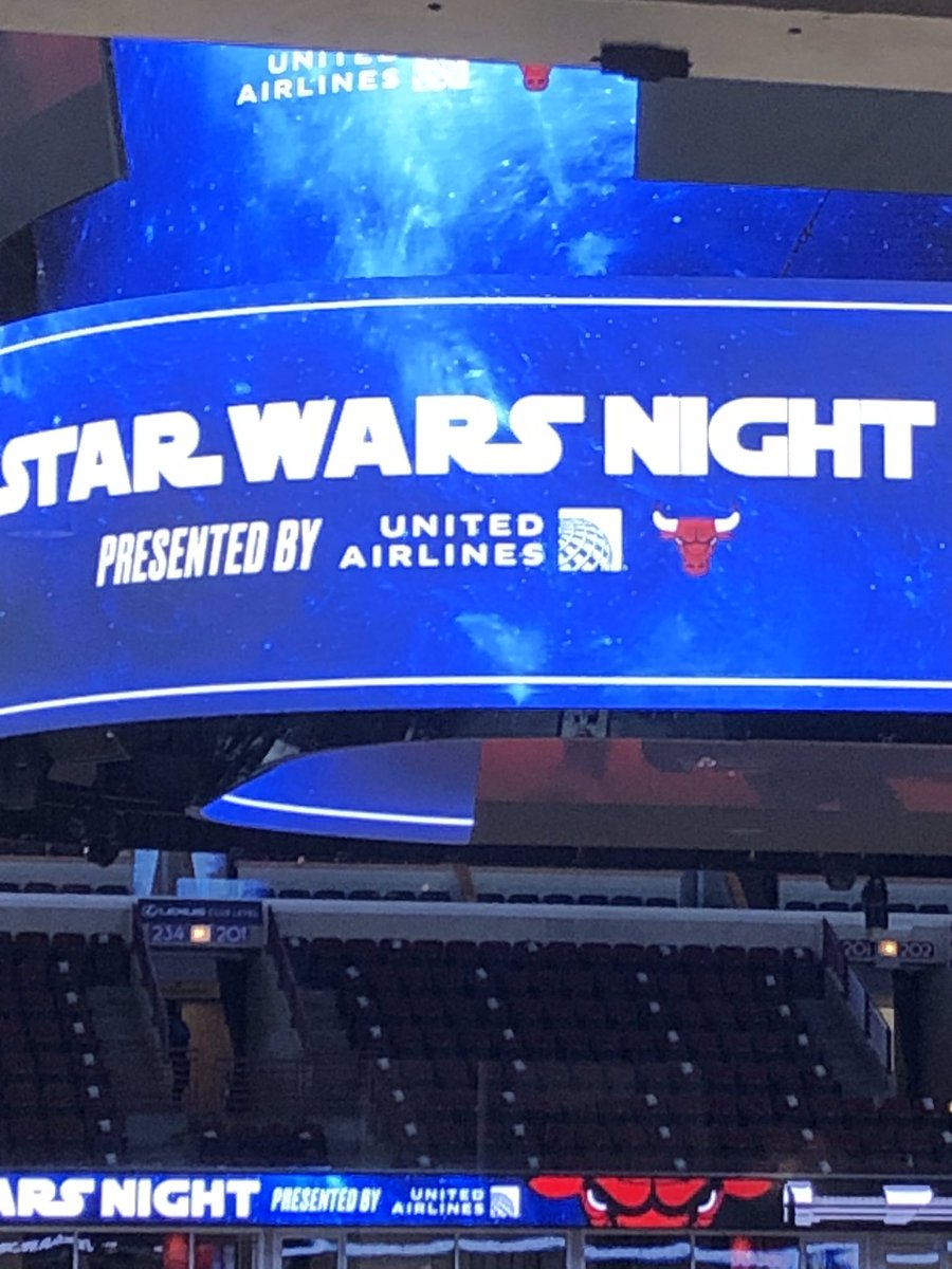 Scott13138104's tweet image. A night with the Bulls, the force was with Team United @weareunited @MikeHannaUAL @JMRoitman @HermesPinedaUA @stop_mk #WhyIloveAO