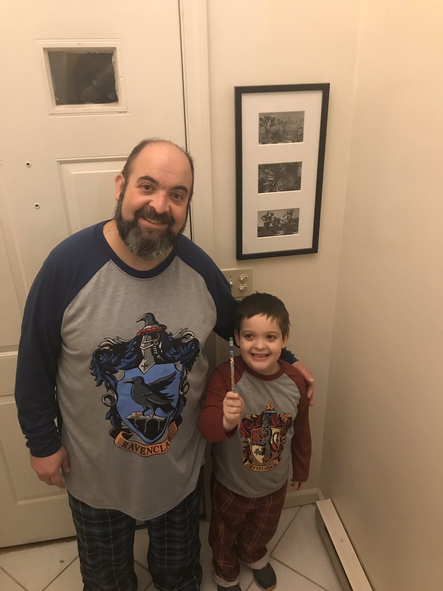 MrMoscowitz's tweet photo. Twinning for #pjday #bethelrunsonkindness https://t.co/ZU6Iof89cj