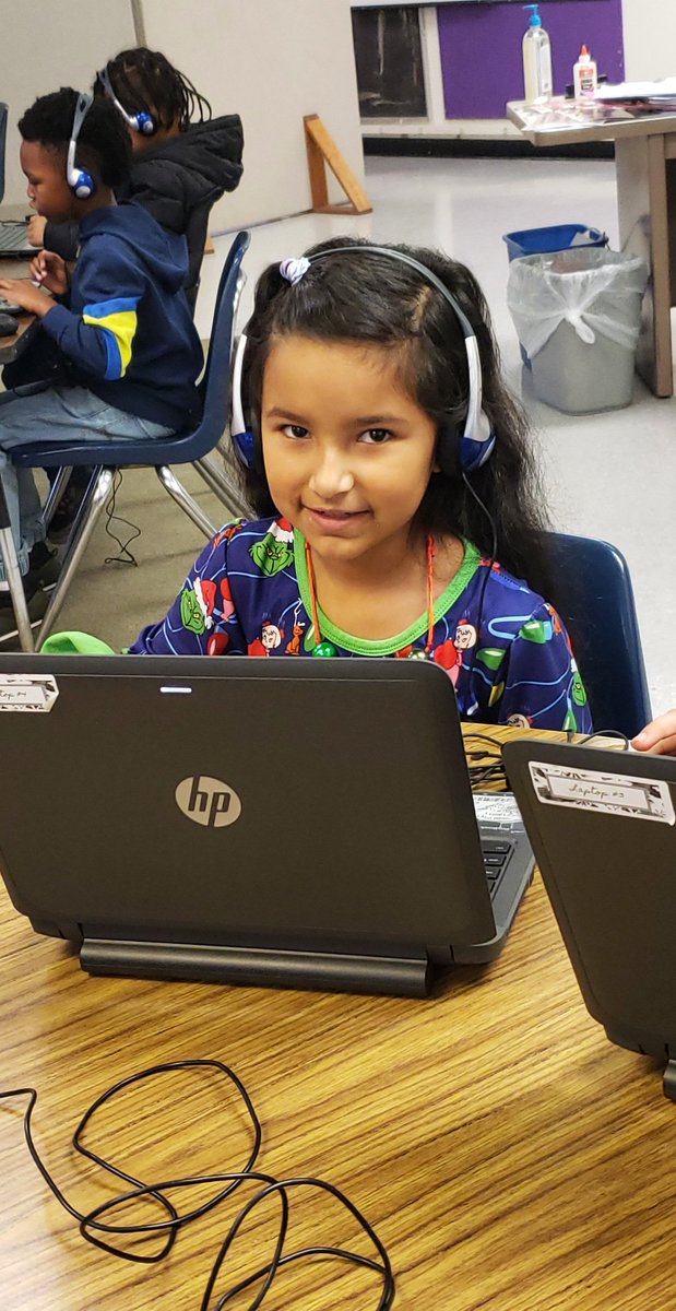 bennettbelle93's tweet image. Hour of Code fun in second grade! #CodeRPS #FisherFlamingos @PfisterITRT