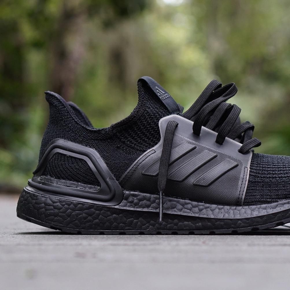 adidas ultra boost 19 triple black