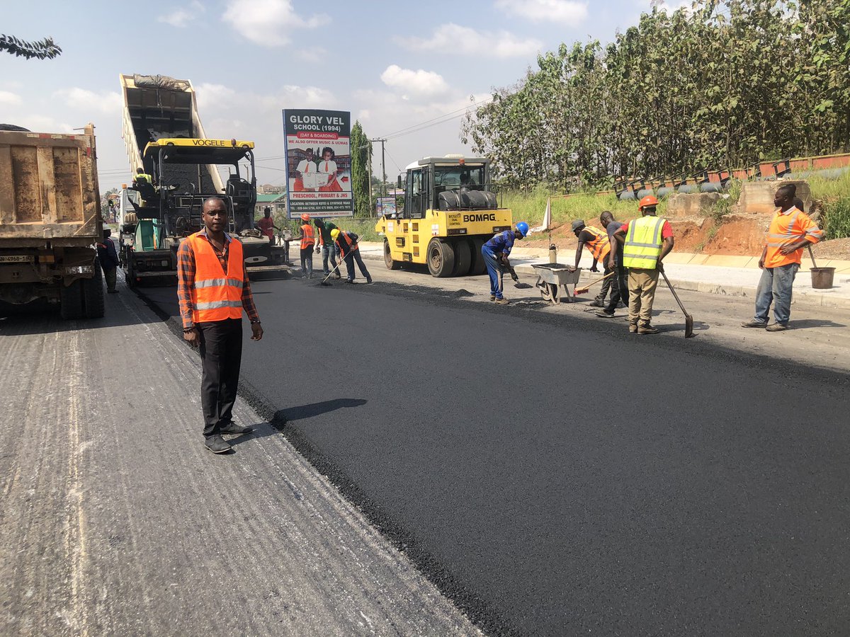 BSimpri's tweet photo. Some work are done with pride, others are done with passion. Over here, we work with both. 

Core Construction Limited. We are still decongestant Kumasi. 
#YourProjectsOurSolutions https://t.co/lNJo8yN0MH