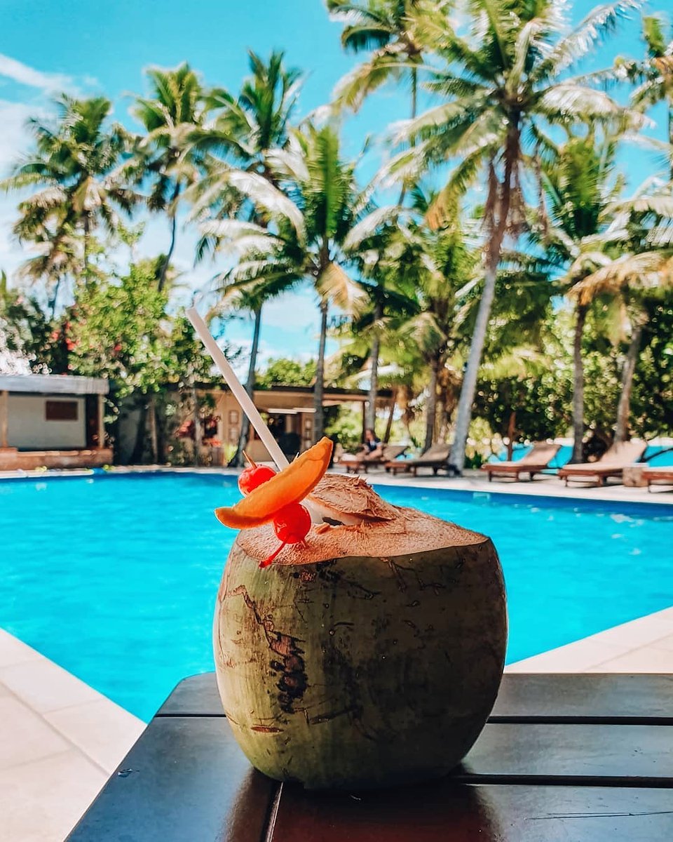 myFijiStore's tweet photo. #CoconutWater bliss 🌴🥥

📷 @krystijaims 
#fiji #coconuts #views https://t.co/PmeWqZOQZL