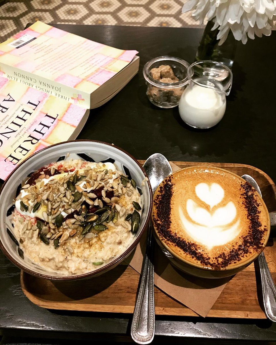 Start your weekend on a high note just like @deja.brewed here who enjoyed our porridge topped with a selection of seeds and seasonal fruit compote. 📸

Benefits of topping food with sunflower seeds are that they are rich in the B complex vitamins 💚
#healthy #tillerandgrain