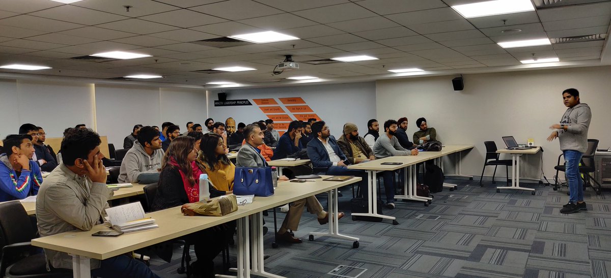 headstartdelhi's tweet photo. Understanding the Perfect Marketing Strategies, with @Itz_VarunJ, CMO @ZoomCarIndia at #StartupSaturday @Headstarters #ssdel https://t.co/LcGOCBerdp