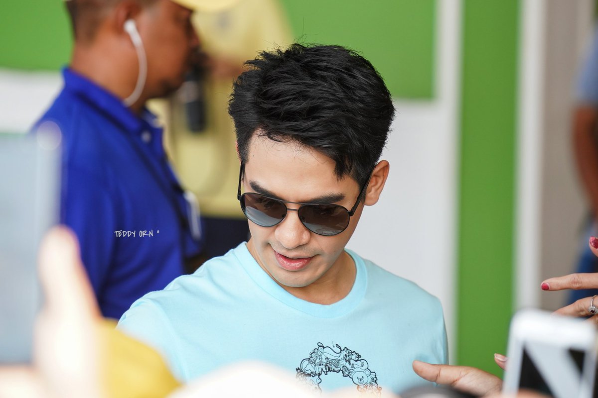 TeddyOrn's tweet photo. สวัสดีค่ะท่านประธาน #ก่อการดีปี2 https://t.co/E4zJb9PAJZ