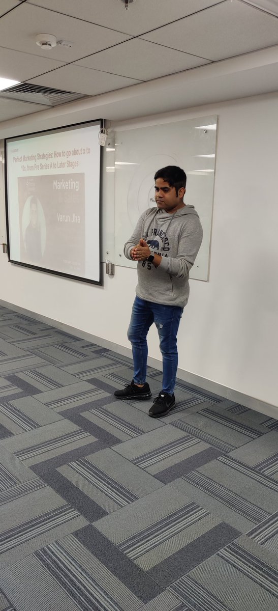 headstartdelhi's tweet photo. @Itz_VarunJ, CMO @ZoomCarIndia speaking about the perfect marketing strategy without spending a bomb at #StartupSaturda, Delhi. #ssdel.
@Headstarters https://t.co/PNtxGcGY9K