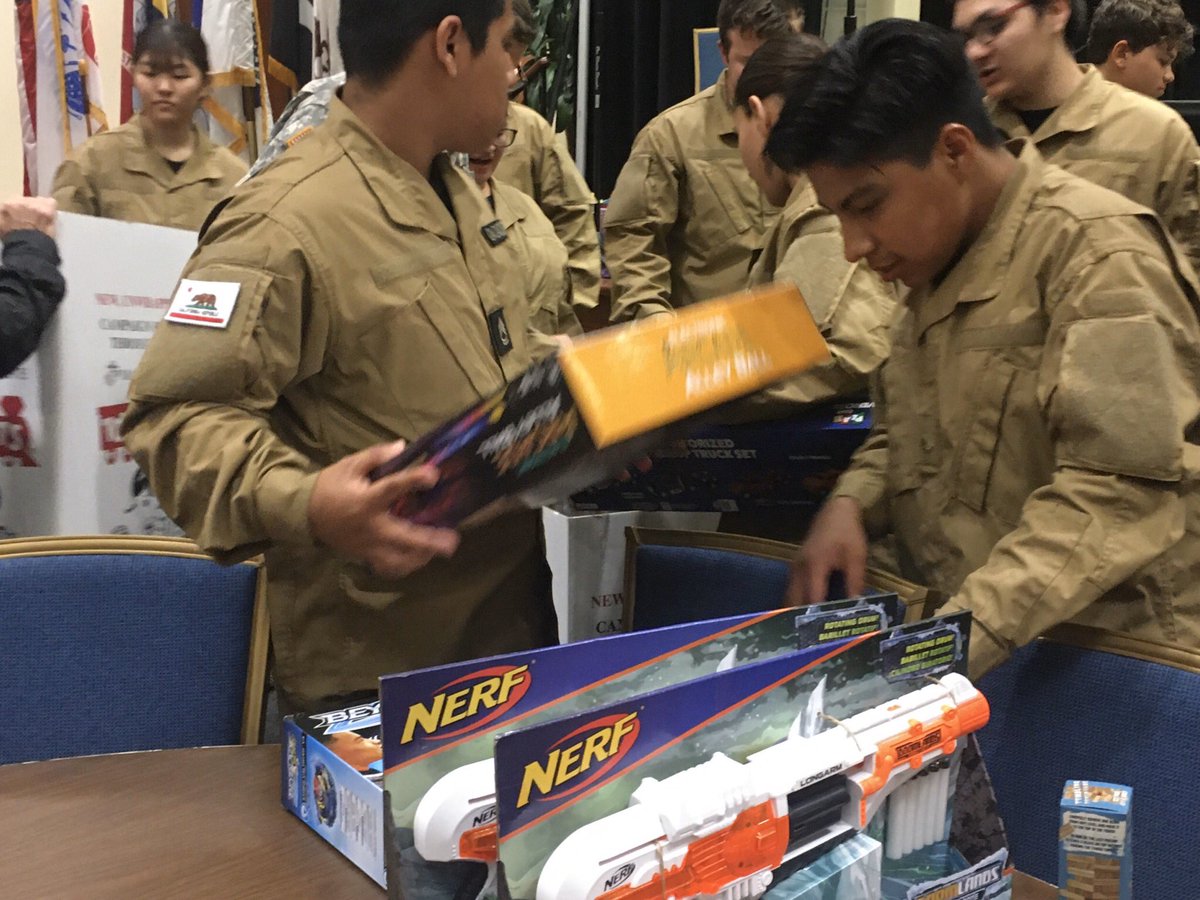 SHHS_Cadets's tweet photo. Shadow Hills Cadets at the SCSH Veterans Toys for Tots Potluck. Great job!
#knightsdoitright https://t.co/ZE4qXWzIgb