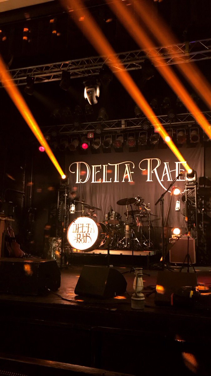 CustomMobileM's tweet image. Day 1 done! See you back at Lincoln Theatre for more @DeltaRae Saturday 🎥🎶 #mepro