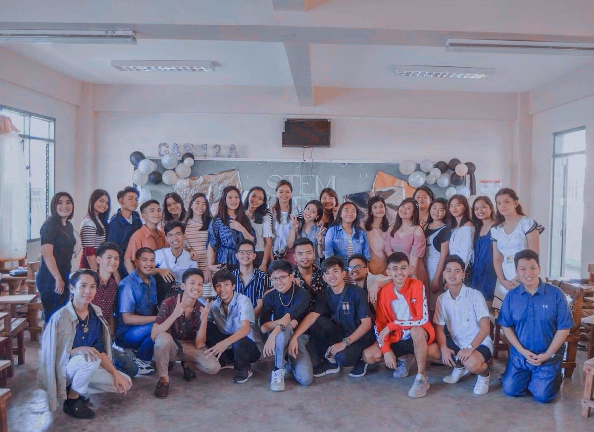 stemdelta's tweet image. happy holidays everyone! enjoy the christmas break!! ☃️