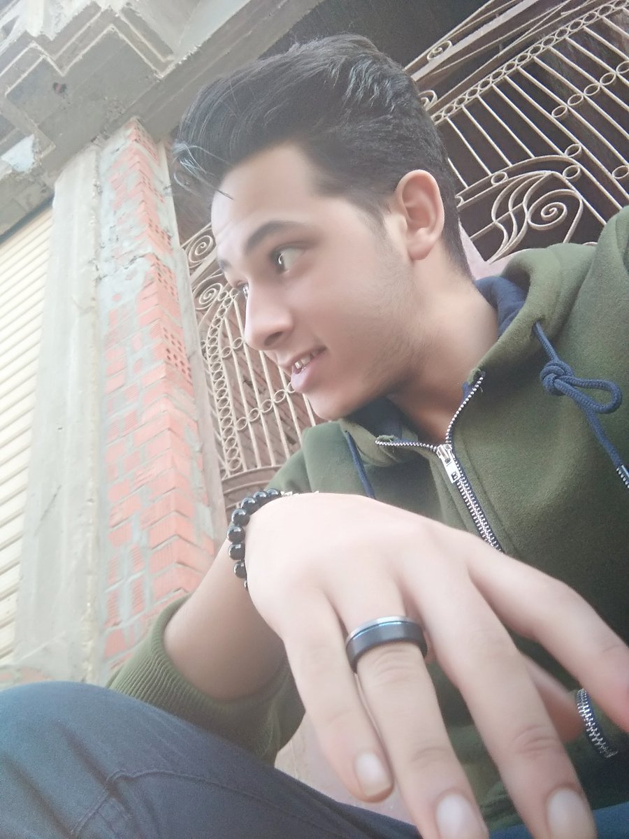 Basemdalam1's tweet photo. حــآفظ علی كــل شيء يسعــدك 😍 اجعــلہ سِراً بينکـ و بين نفسكـ 😉 فـكــل شيء يعرفہ البشَر ← يفسدونہہ ..🌸 https://t.co/3SGN0fXFtL