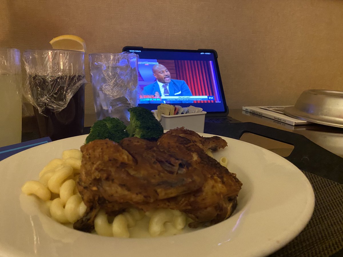 ErikGriffin's tweet image. Hotel meals and entertainment #slingbox ⁦@SFY⁩ ⁦@marcelluswiley⁩