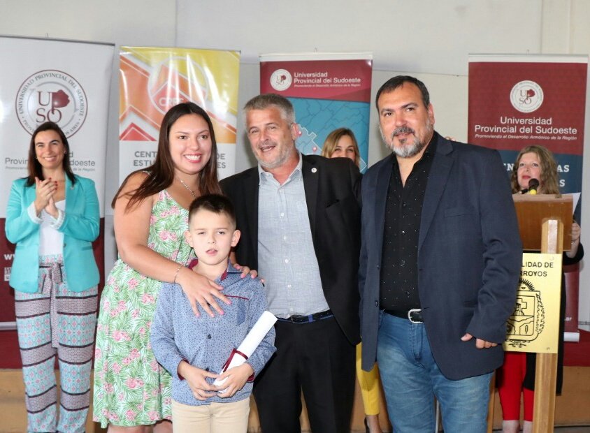 crestaoficial's tweet photo. En el día de hoy se llevó a cabo la Colación de Grado y Entrega de Diplomas de la @upsouniversidad 
Felicitamos a los graduados de las diferentes carreras!!! https://t.co/IpELYFgwzi