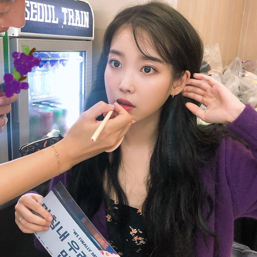 My eardrum doesn’t work yet. Maaena is perfect. It’s like the whole nations is a singer. I can’t forget your blissful faces when you were enjoying the 앵앵콜. MAHAL KITA[ IU instagram Update ] We'll be waiting for your comeback. Saranghae  #ComeBackToManilaIU