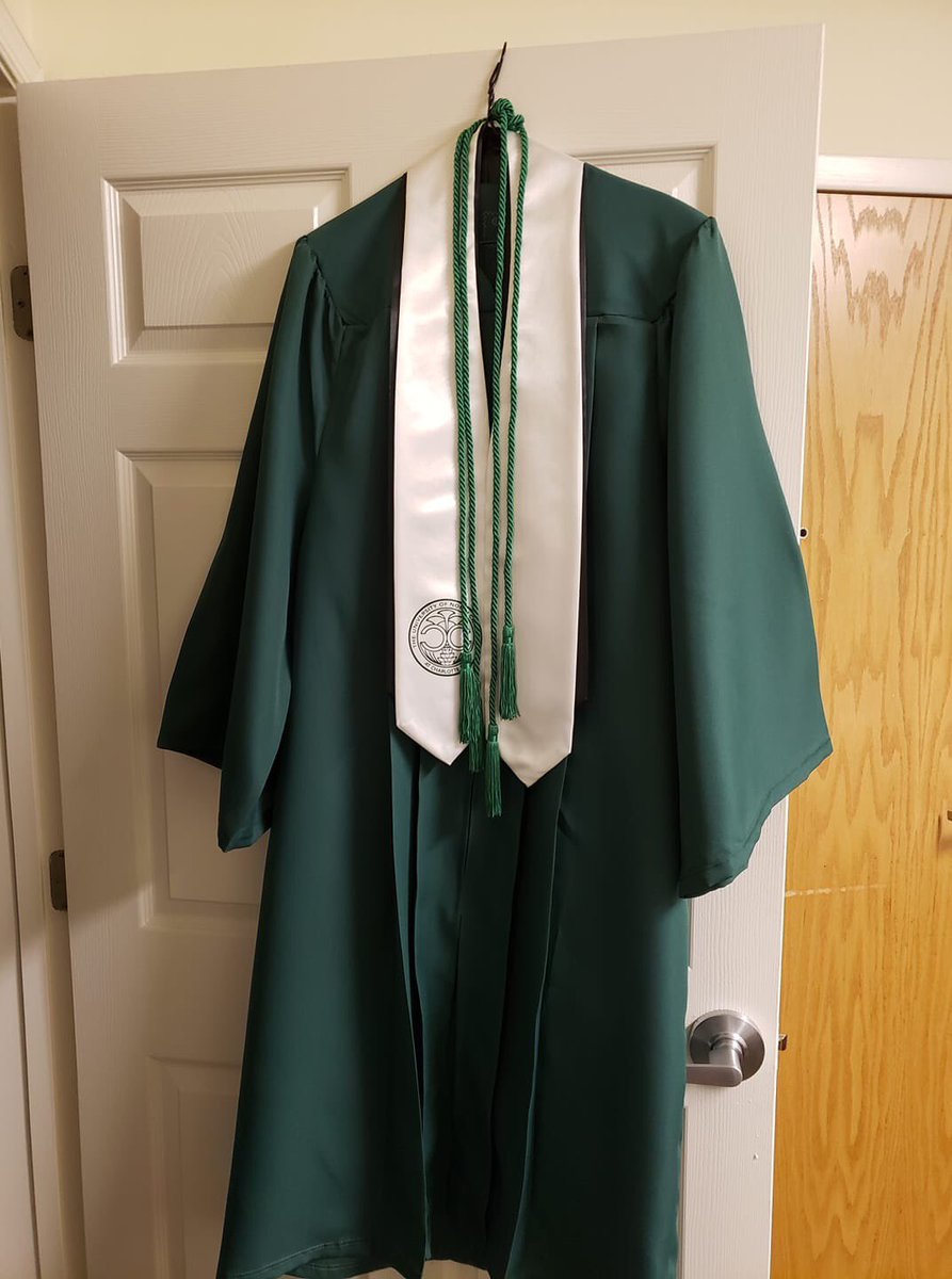 aeblairLearning's tweet photo. Family is everything! Another Blair walks the stage tomorrow.
#proudofyou #siblingsarespecial #49erGrad19 π₯° https://t.co/mop4YsBADN