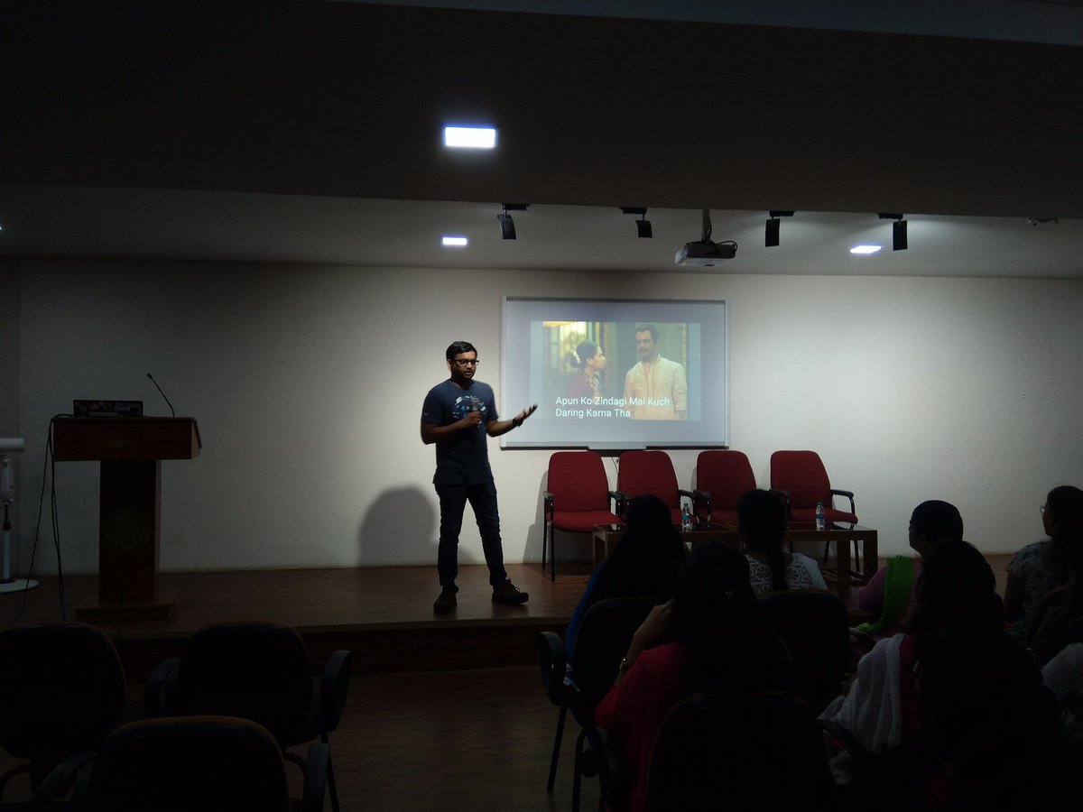 gdsc_hits's tweet image. "Do something daring in life" @dhuma1981
Kicked of #FlutterInteract Extended '19 with over 100 eager participants! #Chennai #FlutterWithDSCHITS