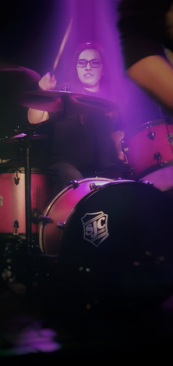 OneSmallStepOH's tweet photo. Shots of @neverbetteril from tonight's show in Barrington. See you guys Sunday in Indy! https://t.co/URUrADGMQg