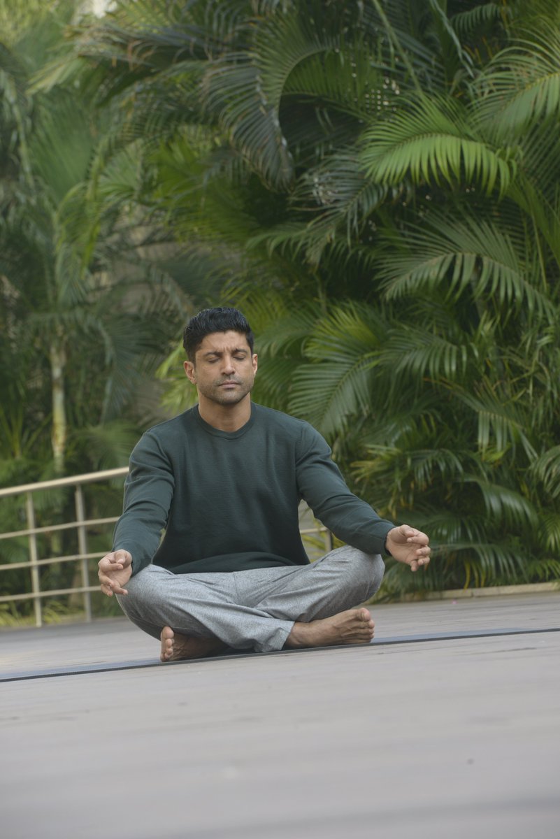 amway_official's tweet photo. Farhan’s everyday life mantra “Health Fit Toh Everything Hit”.

Click here to buy now: https://t.co/nrnz6cYIEP
#Amway #AmwayIndia #Nutrilite
#Nutrition #FarhanAkhtar https://t.co/dsD4E5YdKK https://t.co/7Io4vVI0Ek
