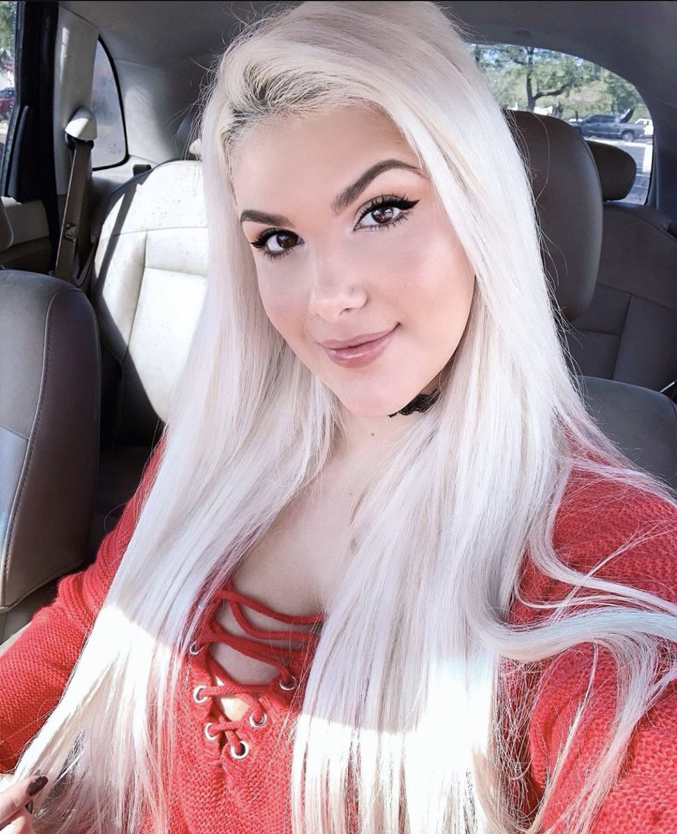GoddessTronix's tweet photo. Send for my Christmas shopping 😋small tributes add up to #findom 🎄🎁🎈 https://t.co/fHKNRQ5DFe