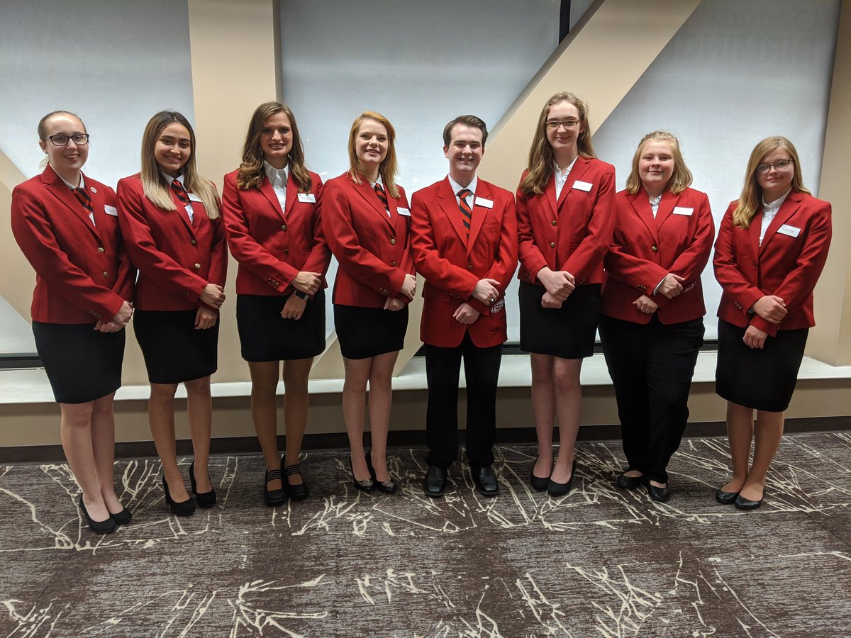 ATteach_train's tweet photo. Allen Thornton Teacher Academy #fccla officers at #jldc @AlabamaCTSO @ALAFCCLA https://t.co/0GlL6TkRt1