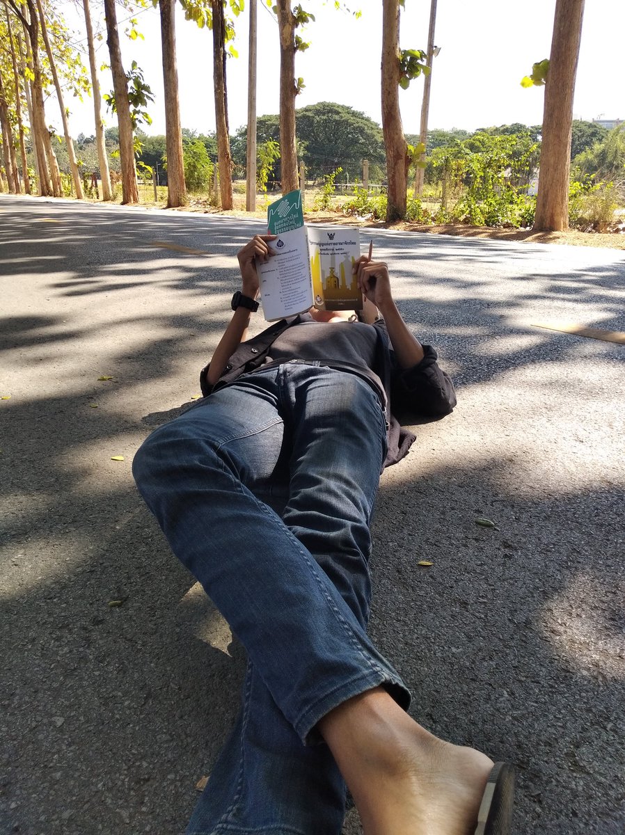 daodin_commoner's tweet image. ลงถนนแบบชาวเรา เป็นกำลังใจให้ผู้ชุมนุมที่ sky walk วันนี้
.
ร่วมกันส่งเสียงให้ผู้มีอำนาจ สนับสนุนในการแสดงออกอย่างมีเสรีภาพ ชุมนุมโดยสงบปราศจากอาวุธ
.
#Howtoลงถนน #กลัวที่ไหน #ไม่ถอยไม่ทน