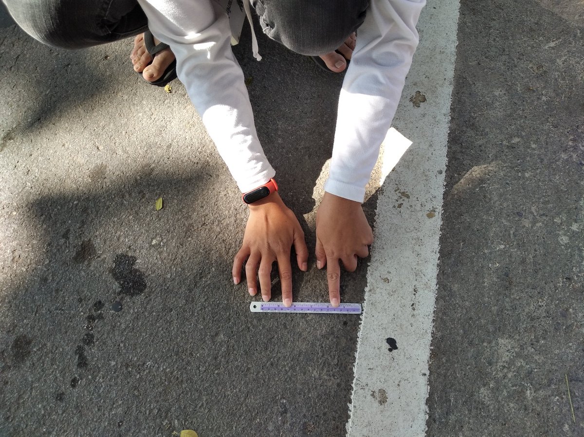 daodin_commoner's tweet image. ลงถนนแบบชาวเรา เป็นกำลังใจให้ผู้ชุมนุมที่ sky walk วันนี้
.
ร่วมกันส่งเสียงให้ผู้มีอำนาจ สนับสนุนในการแสดงออกอย่างมีเสรีภาพ ชุมนุมโดยสงบปราศจากอาวุธ
.
#Howtoลงถนน #กลัวที่ไหน #ไม่ถอยไม่ทน