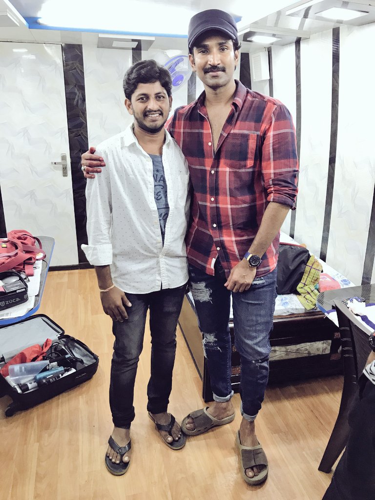 Balu_Ankem43's tweet photo. Birthday wishes to our #KumarBabu @AadhiOfficial Anna, one of the Most genuine and humbled person i have ever seen, Love u anna ❤🤗  Missing u here on this special day anna 😁 my best wishes for ur next movie #Clap #HBDAadhi https://t.co/qyqdmThBxJ