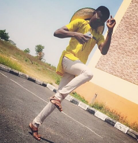 Iam_Psalmthex's tweet photo. Even the happiest man on Earth has things he worries and ponders on!..

Leaving everything to God's hands,cry to him in secret and the faith in a better tommorow keep me everplayful and profoundly optimistic!..
I        am        ME

#Rare_Breed.
#Psalmthex. https://t.co/EVCvtDBLiO