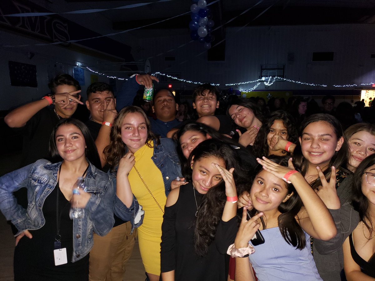 nicoledzama's tweet photo. What a wonderful Winter Formal event. Thank you kids for your amazing energy. A great time this evening. @FUSD_AlderMS #alderfalconsforever #fantastickids https://t.co/3J6mbMufxx