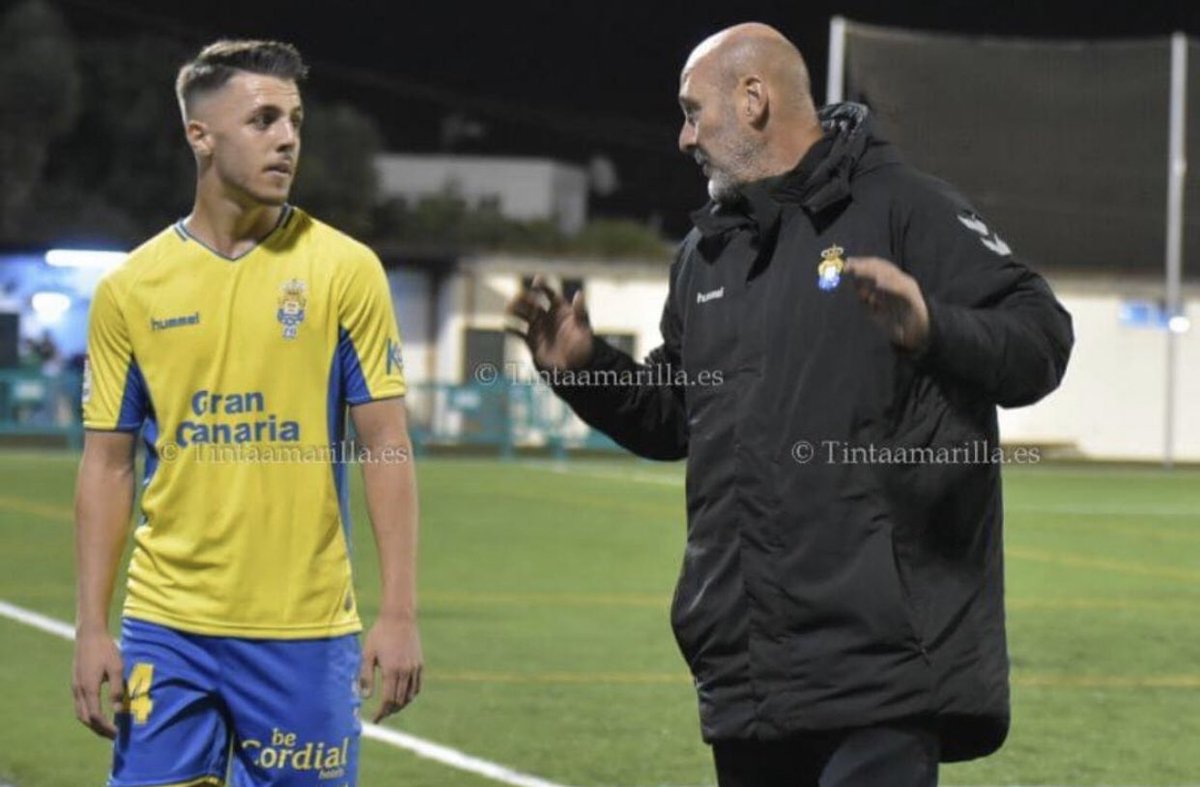 FCBESCUELATFE's tweet photo. Que gran noticia,Ilies exalumno del Barça Academy Tenerife, ha sido seleccionado con el primer equipo de la UD LAS PALMAS para enfrentase al Teror el miércoles y ha sido convocado para jugar el domingo con la UD LAS PALMAS B de la liga 2 división B para enfrentarse al Coruxo. 👏 https://t.co/R2d8HGkFi0
