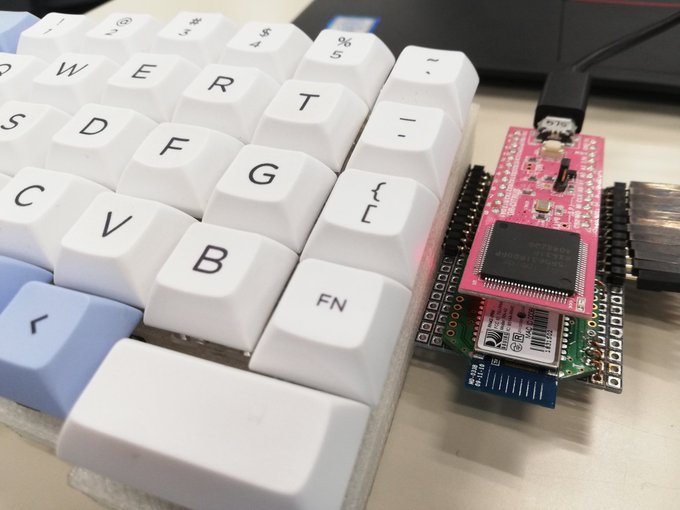 GR-CITRUSのMicroPythonで動いているBluetoothキーボードです。毎日仕事で普通に使っています。#