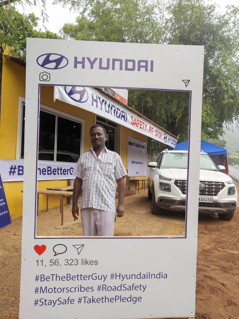VikramGour's tweet photo. Shankar drives to Kodai every day for work. An old hat at hill driving, he said he is happy to take the pledge and promote proper driving habits! @motorscribesind @HyundaiIndia #BeTheBetterGuy #HyundaiSafetyPitStop https://t.co/T0tblMBA54