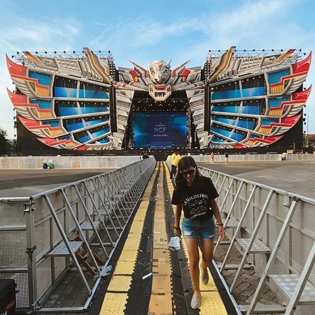 artCarreras's tweet photo. #day1 
Happy to be a part of this...! #😊 #🙏 @ledscontrol

@djakartawarehouseproject #DWP #Djakartawarehouseproject #Djakartawarehouseproject2019 #dwp2019 #dwp19 #art #arte #painting #mural #festival 
#garuda #music #me #happy #workinghard #indonesia #terimakasih 
Fotón de @i… https://t.co/RJyDoXTgNT