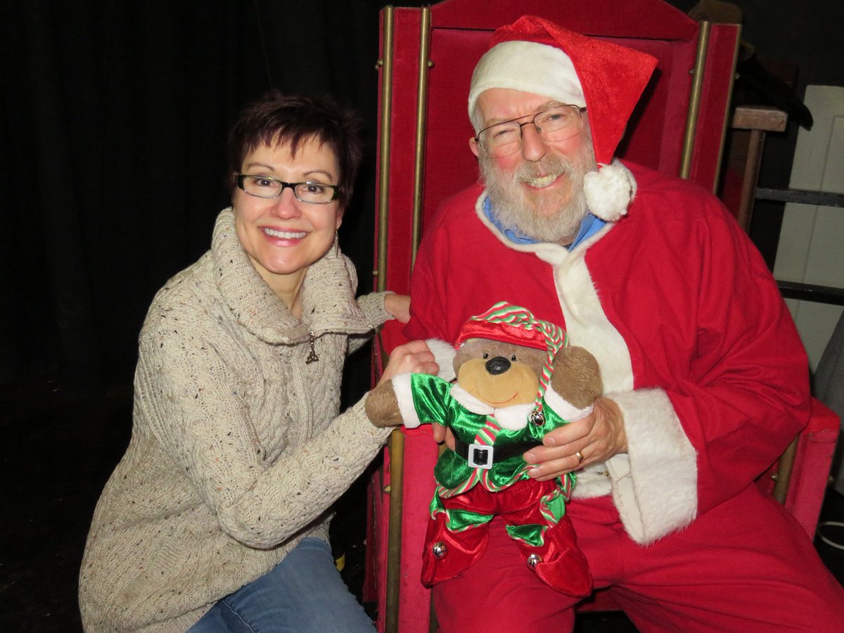 Hanging out with @TeddyTedaloo and #Canadian #Santa! @fortlangley #authors #BC 🇨🇦