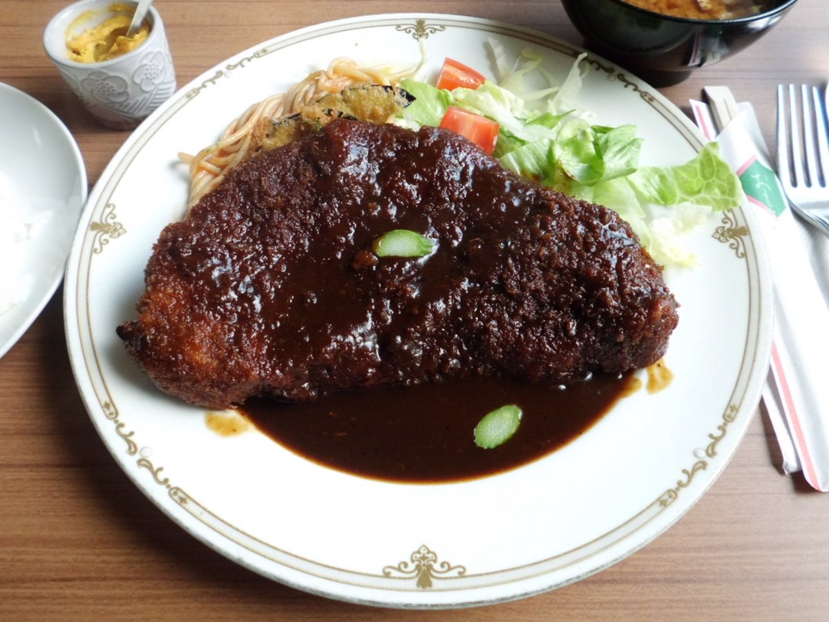 たんいさむ ラク亭で スカロップ ごちそうさま 大正時代に創業した老舗洋食店の名物メニュー 美味しかったー たんいさむ ラク亭で スカロップ ごちそうさま 大正時代に創業した老舗洋食店の名物メニュー 美味しかったー