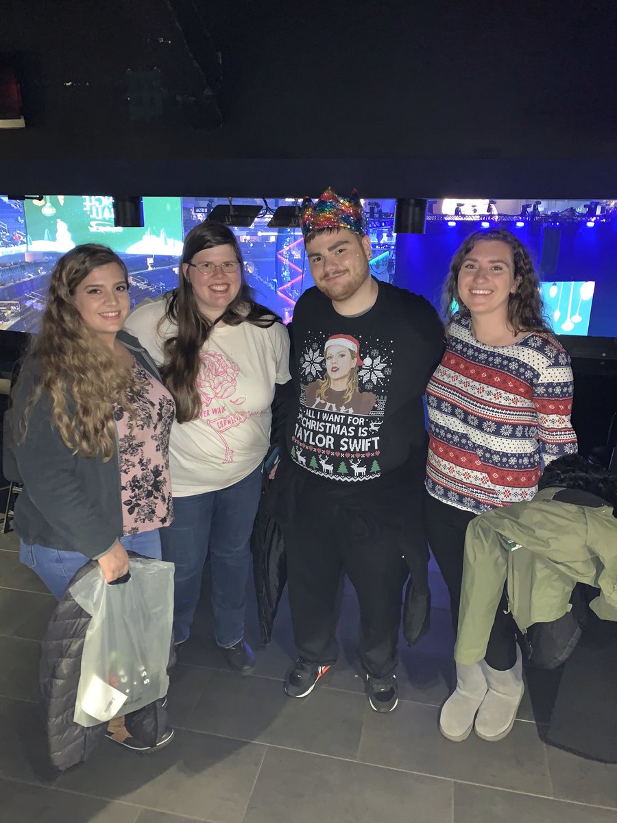 kylejenks1's tweet photo. @Z100NewYork @taylorswift13 @taylornation13 #iHeartJingleBall @CapitalOne @catsmovie I had a blast tonight at the jingle ball finally got to meet some of my best friends in person tonight @noahsreputation @Ti_TiLiu @SwiftieLOdown @soitgoes_23 @KassieRussell @heyshannonmarie https://t.co/bd7nagIjQC