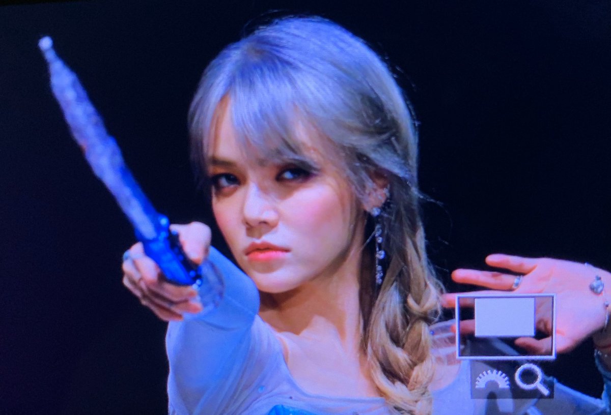 지민 사진 올리는 계정 tweet media